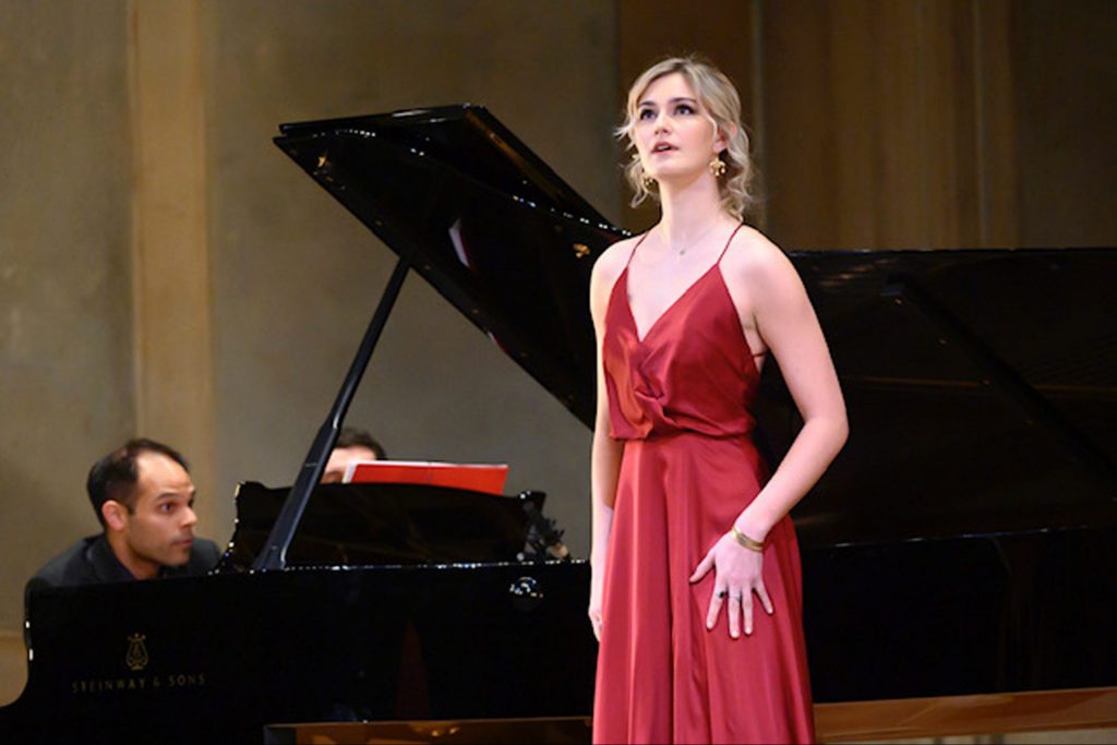 Medien Miriam Kutrowatz